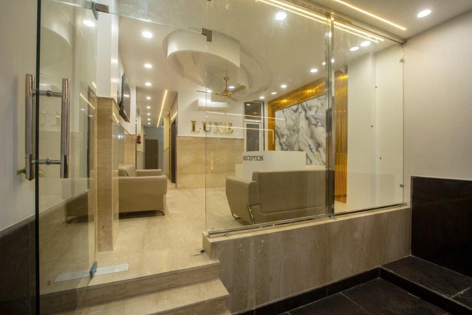 Hotel Luxe Manor Near Delhi Airport Ню Делхи Екстериор снимка