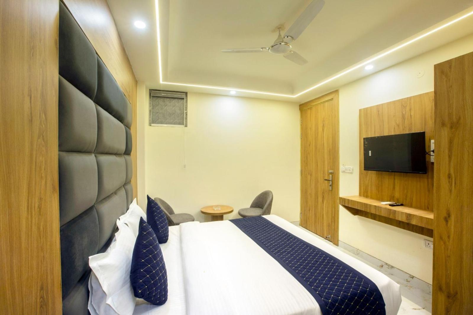 Hotel Luxe Manor Near Delhi Airport Ню Делхи Екстериор снимка