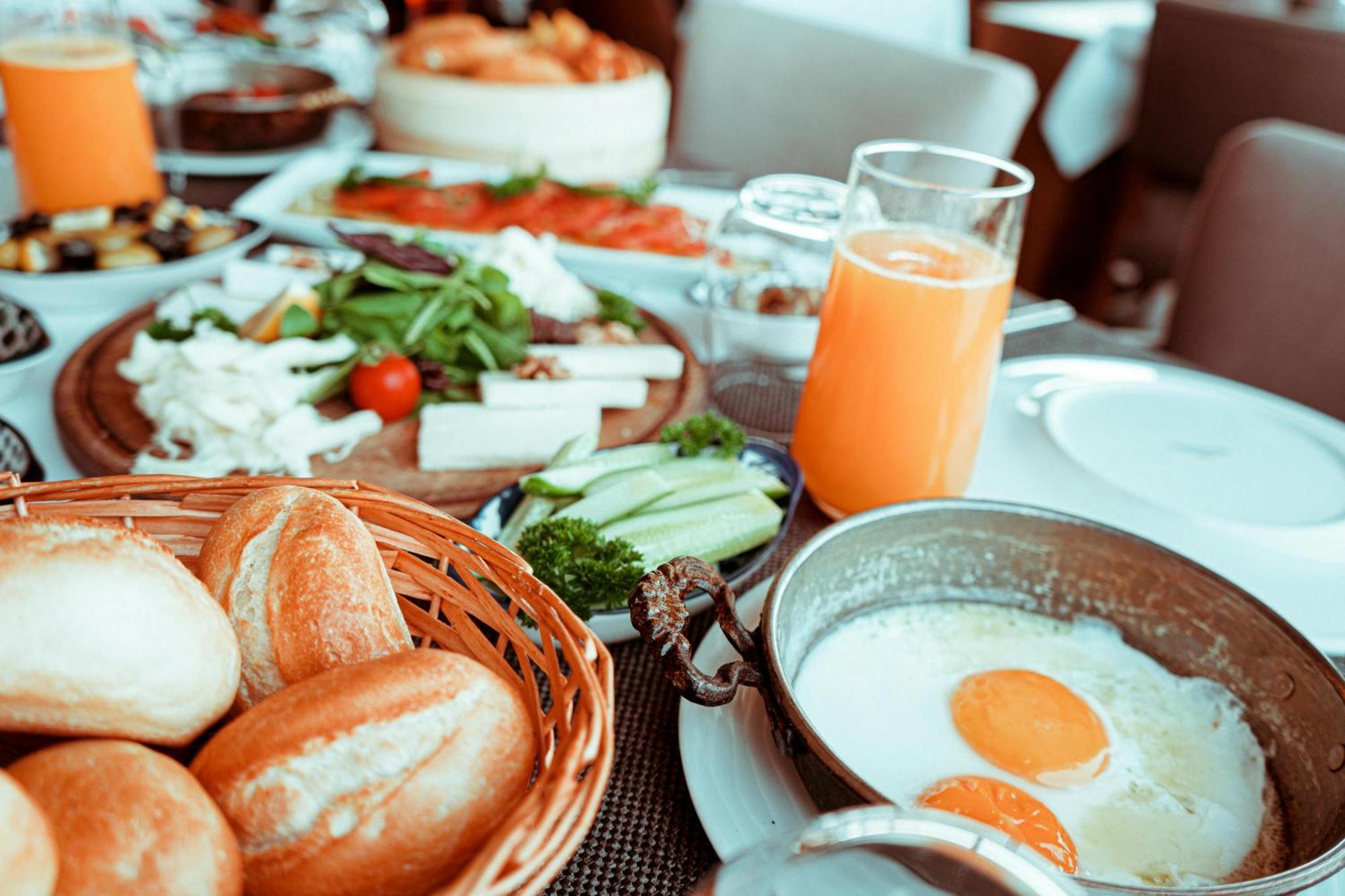 Hotel Luxe Manor Near Delhi Airport Ню Делхи Екстериор снимка