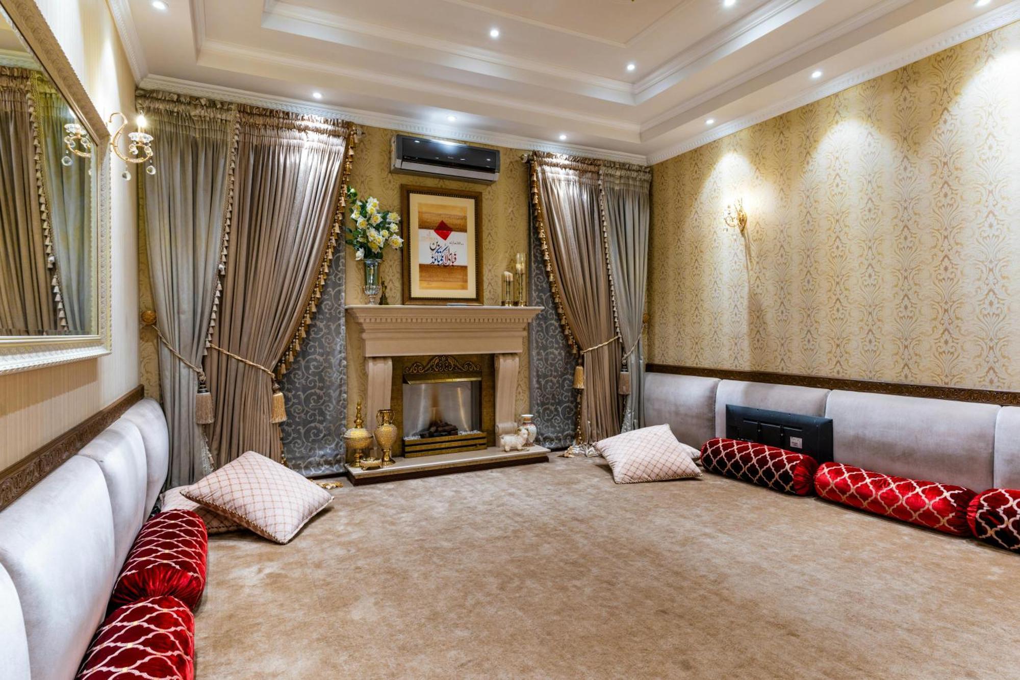 Hotel Luxe Manor Near Delhi Airport Ню Делхи Екстериор снимка