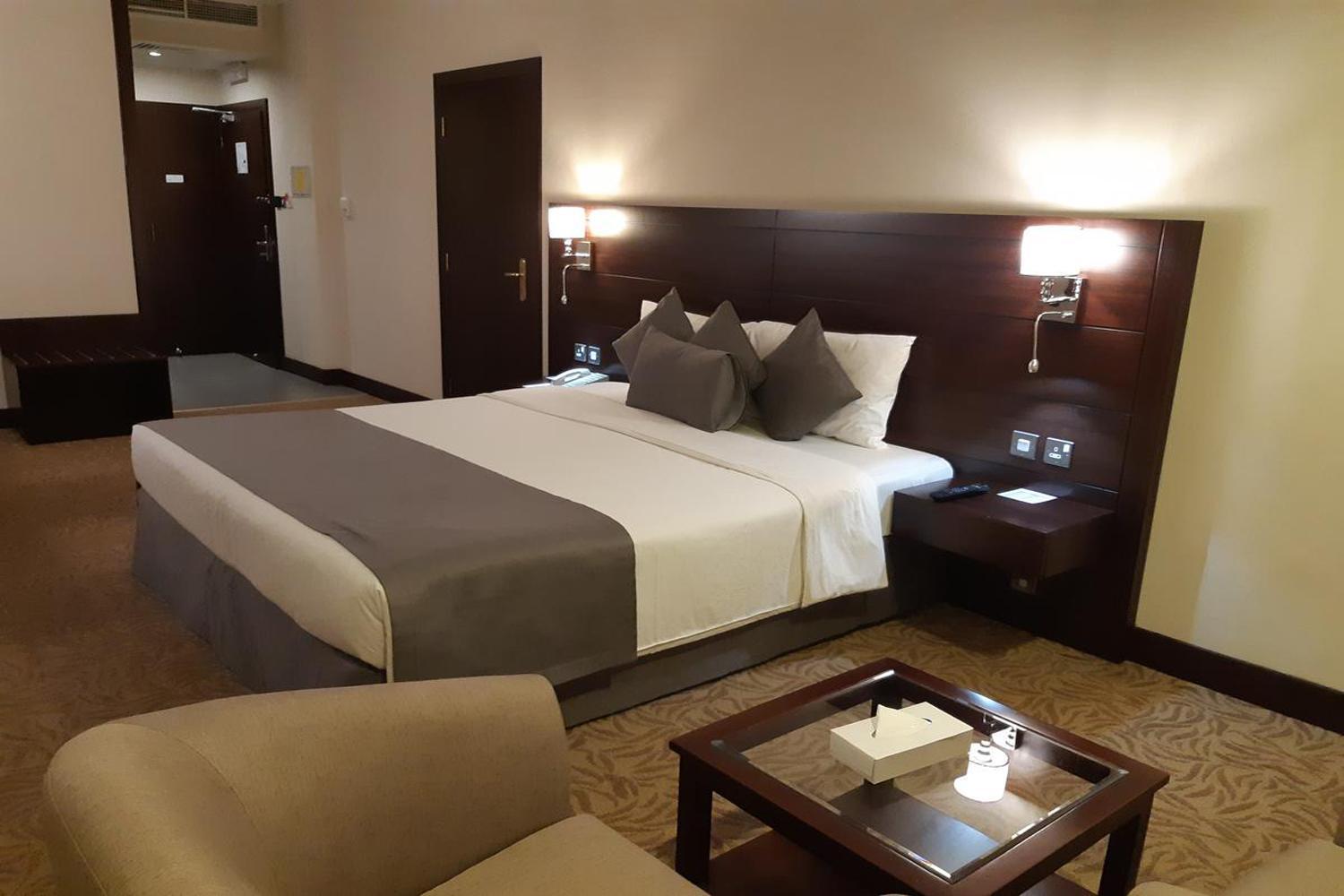 Hotel Luxe Manor Near Delhi Airport Ню Делхи Екстериор снимка