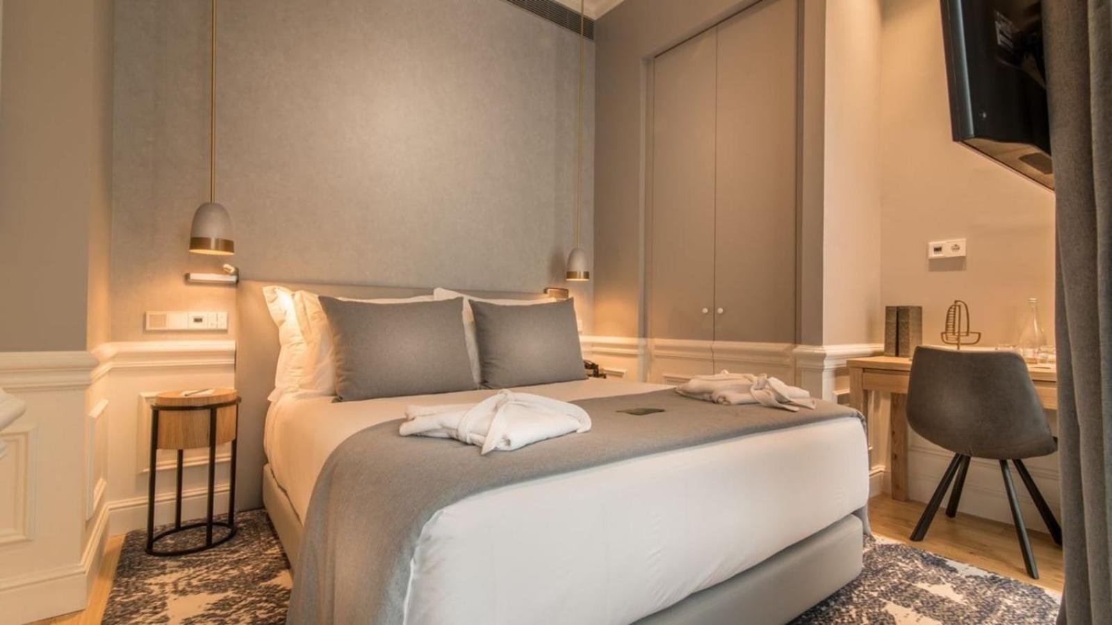 Hotel Luxe Manor Near Delhi Airport Ню Делхи Екстериор снимка